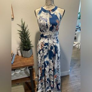 Jaase Endless Maxi Dress